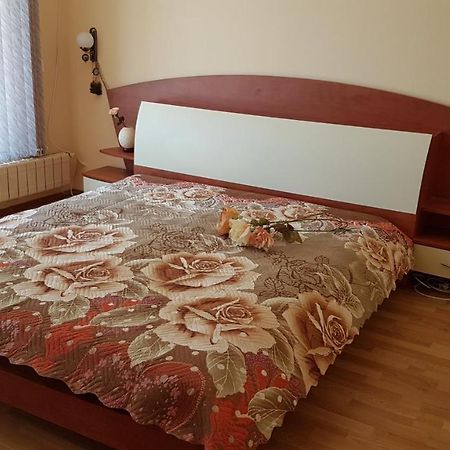 Rosarium Residence Guest House Dreanovo Exterior foto