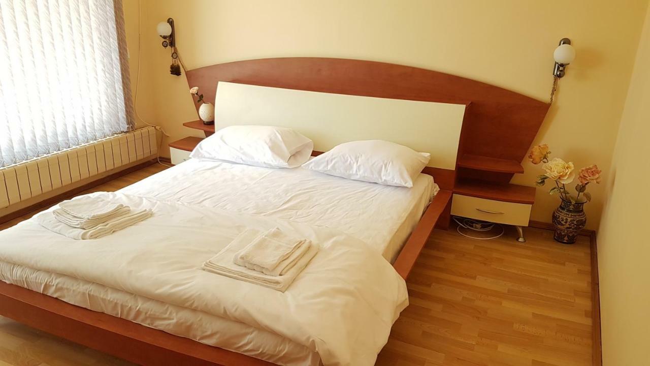 Rosarium Residence Guest House Dreanovo Exterior foto